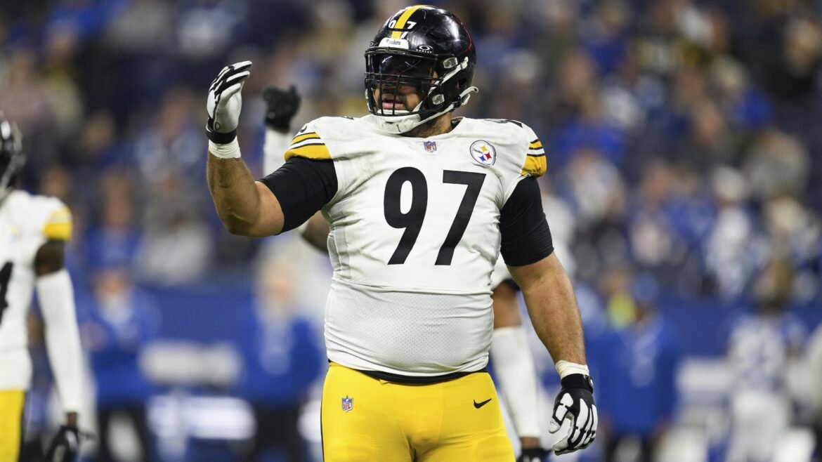Cam Heyward e Steelers concordam em contrato revisado no valor de até US$ 18 milhões para 2025.
