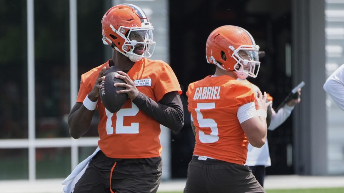 Fãs da NFL Querem Shedeur Sanders ou Dillon Gabriel como QB1 dos Browns em vez de Joe Flacco