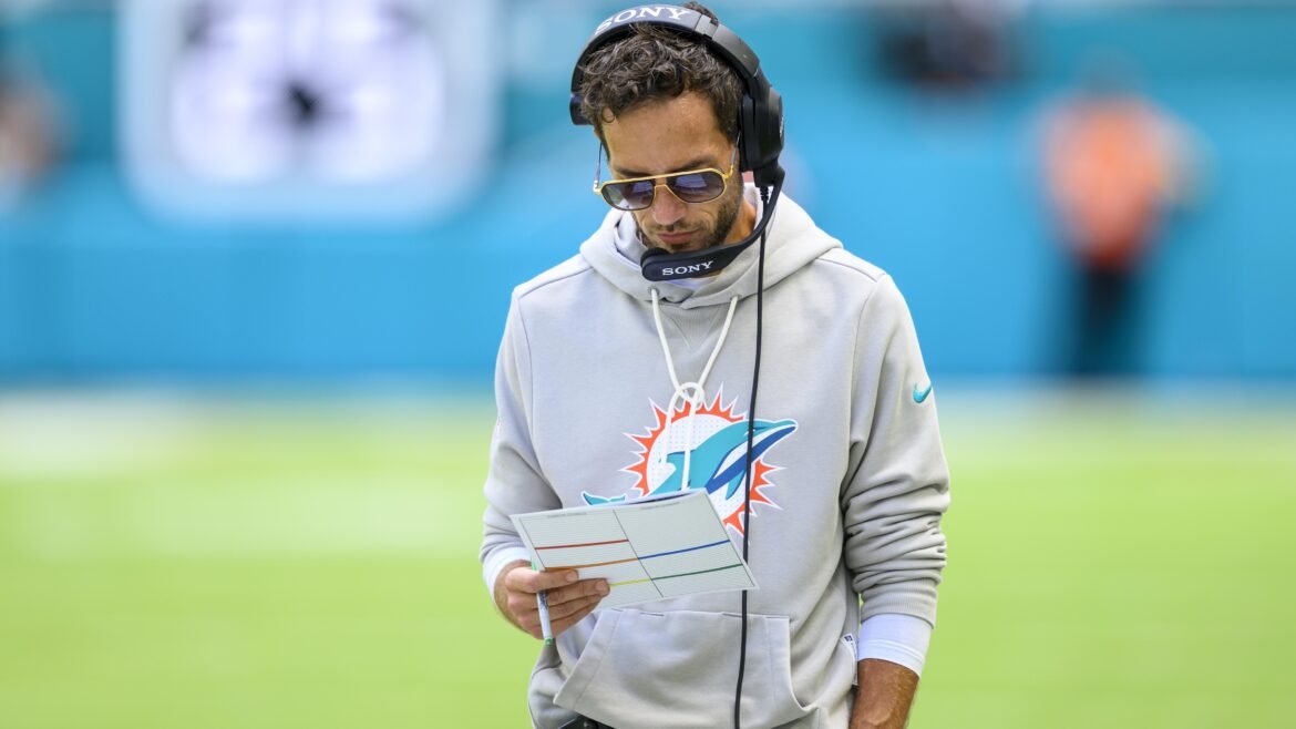 Ian Rapoport Revela o Que Faria os Dolphins Demitirem o HC Mike McDaniel em 2025