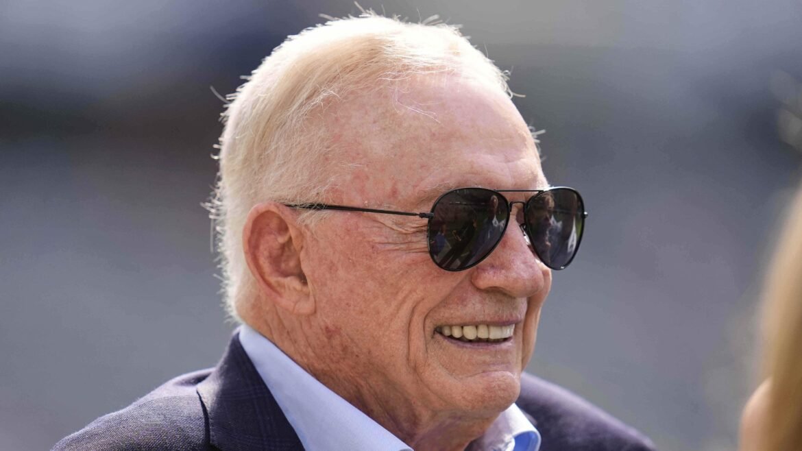 Jerry Jones, do Cowboys, aberto a negociar escolhas de draft do acordo com Micah Parsons para ajudar a equipe