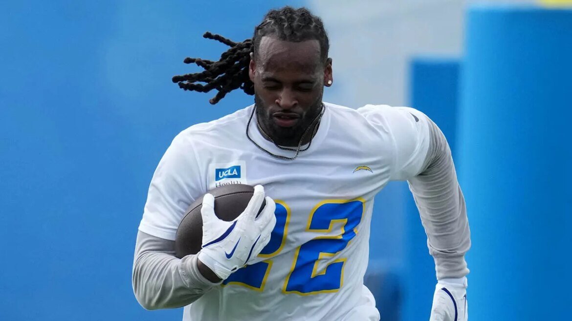 Lesões na NFL: Najee Harris, dos Chargers, sofre lesão na perna sem contato