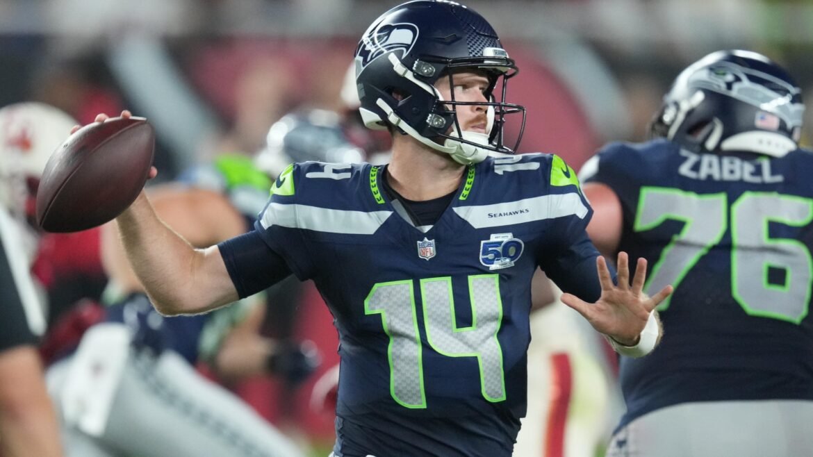 Sam Darnold e Seahawks impressionam fãs da NFL com vitória no TNF após retorno de Kyler e Cardinals.