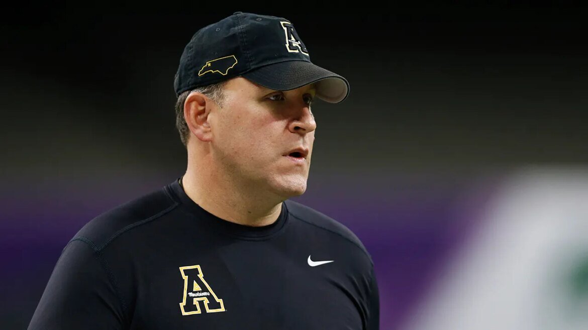 Shawn Clark morre: ex-técnico de futebol americano universitário falece após emergência médica.