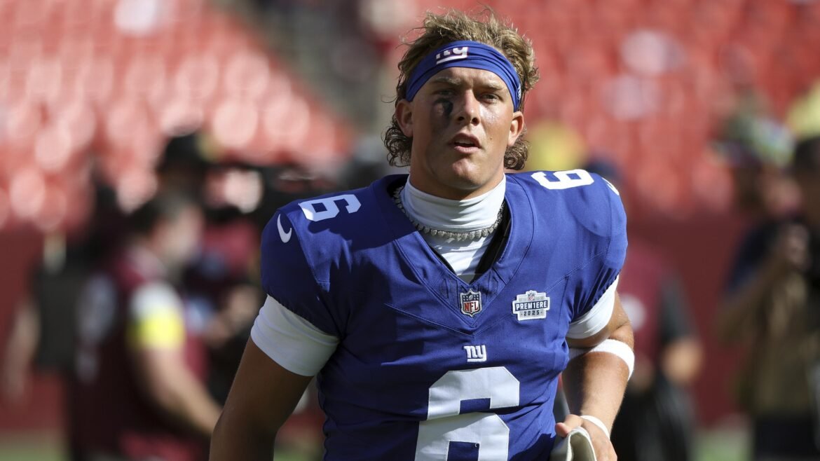 The translated title in Brazilian Portuguese would be: "Jaxson Dart dos Giants 'Pronto Sempre Que Meu Número For Chamado' Se as Dificuldades de Wilson Continuarem."