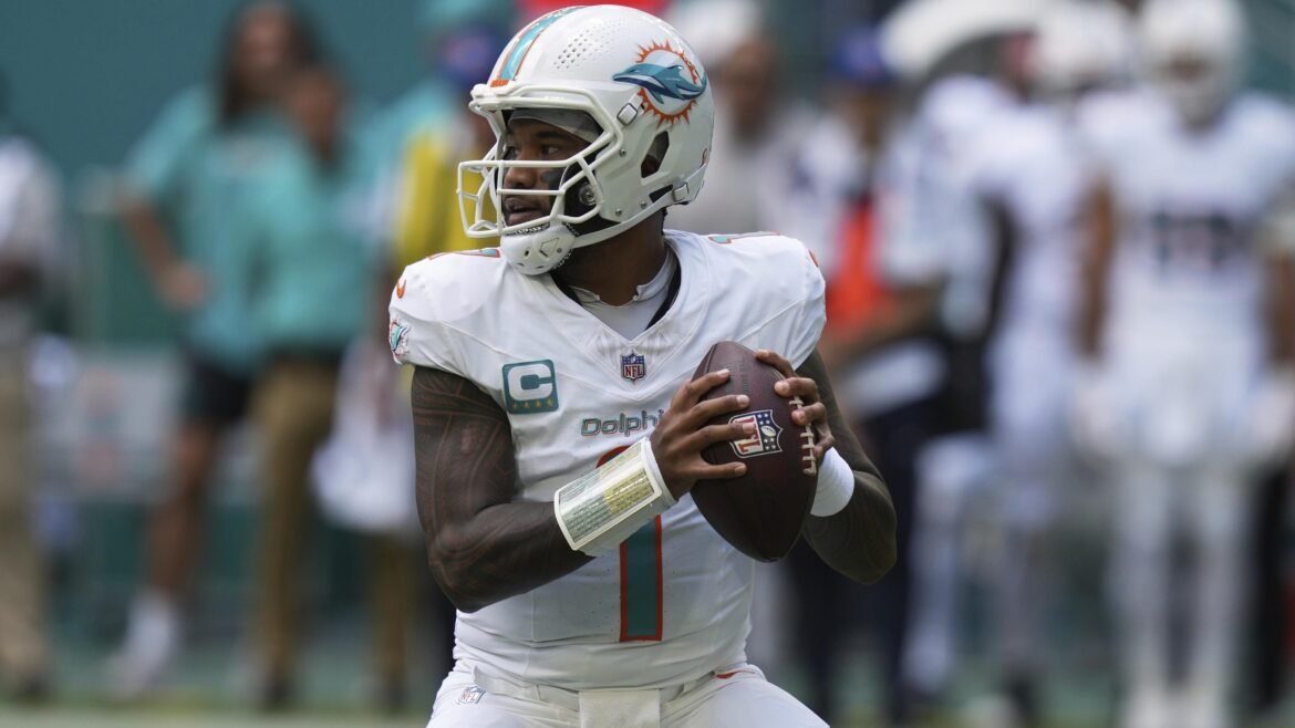 Tua diz que 'não consegue fazer metade' do que Josh Allen faz como corredor antes do Dolphins-Bills