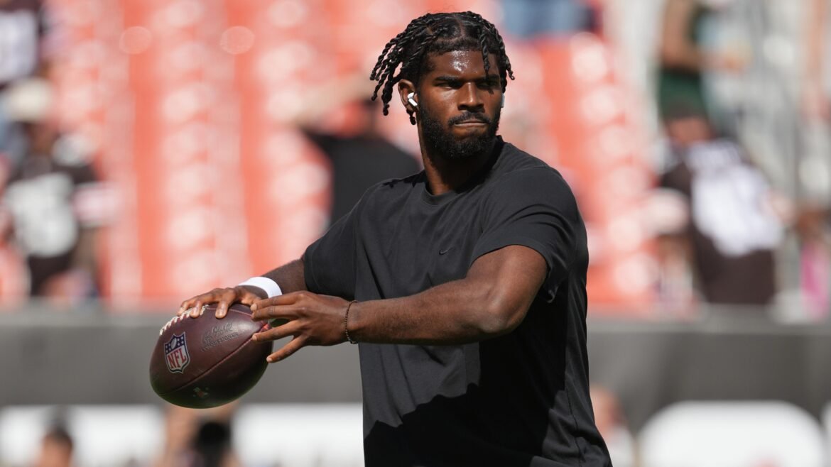 A Falta de Repetições de Treino do Shedeur Sanders no 1º Time Atrás de Gabriel Explicada pelo HC dos Browns.