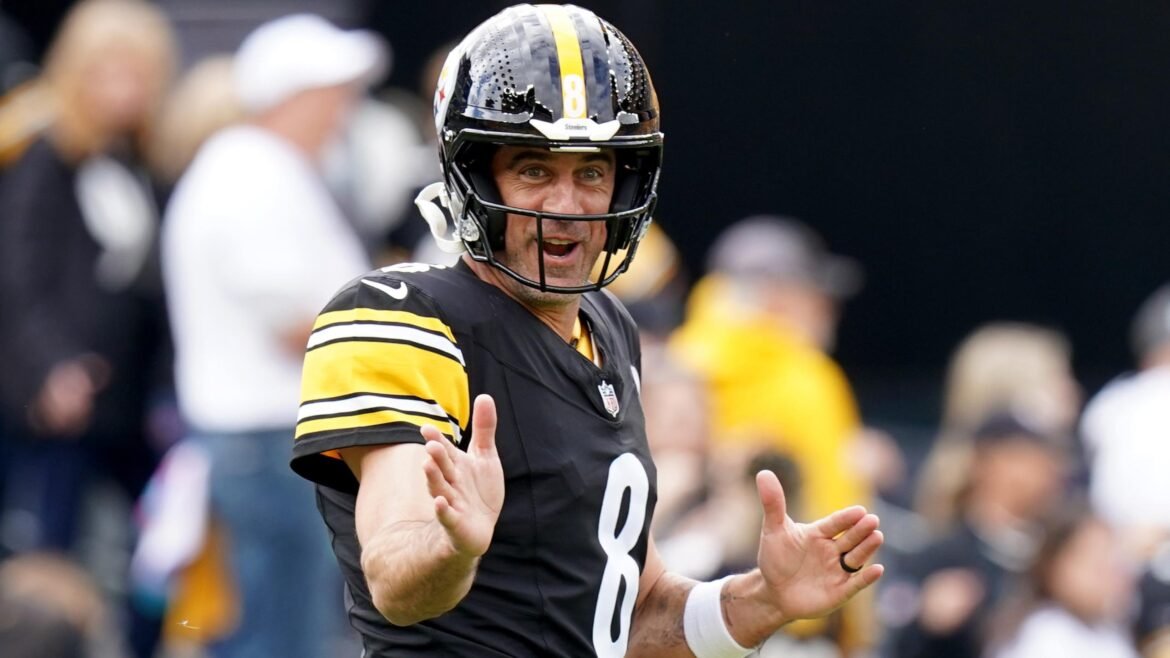 Aaron Rodgers Reage à Piada de 'Icy Hot Bowl' de Cameron Heyward Antes de Steelers-Bengals