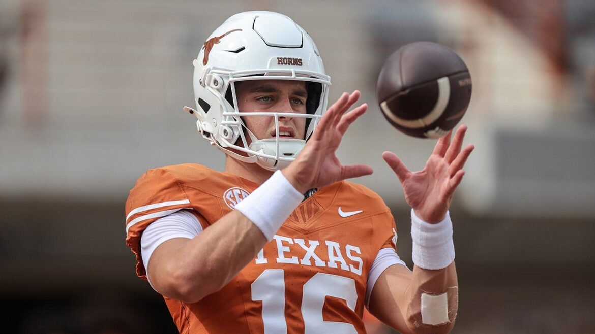 Arch Manning recebe palavras de incentivo de ex-aluno do Texas em meio a uma temporada difícil.