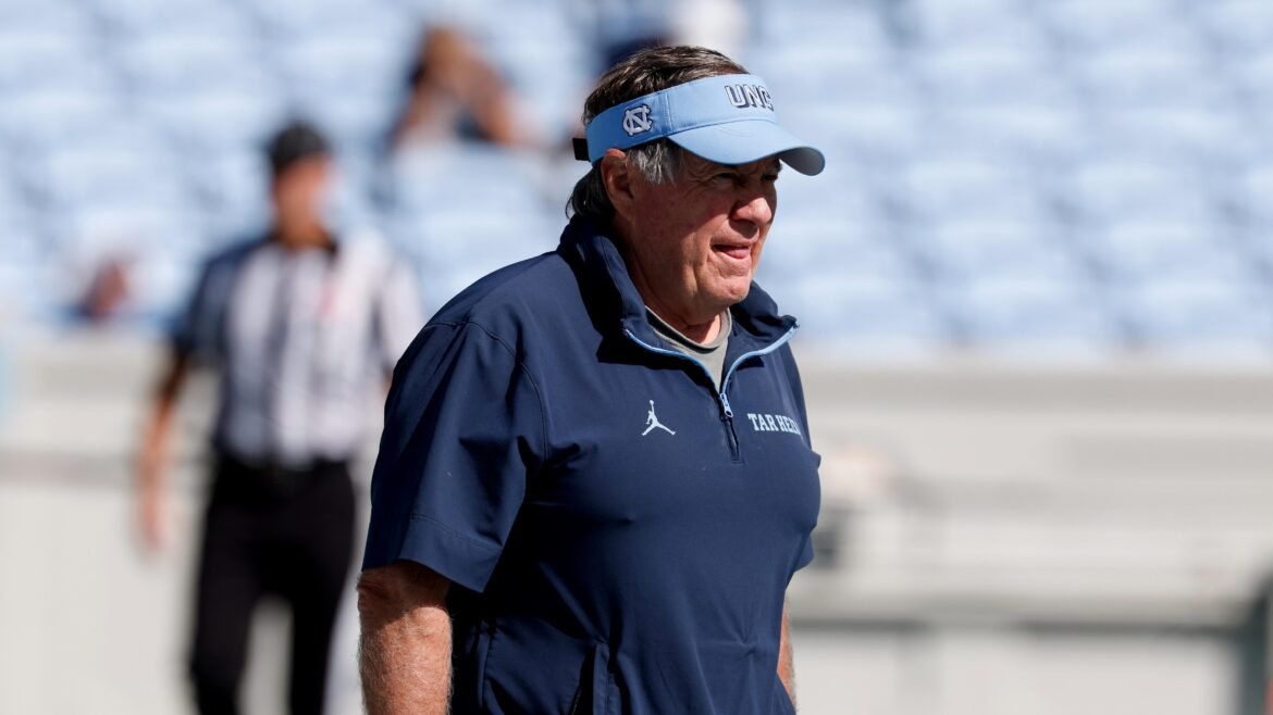 Bill Belichick Suppostamente Disse à UNC Para Não Publicar Conteúdo Relacionado aos Patriots nas Redes Sociais