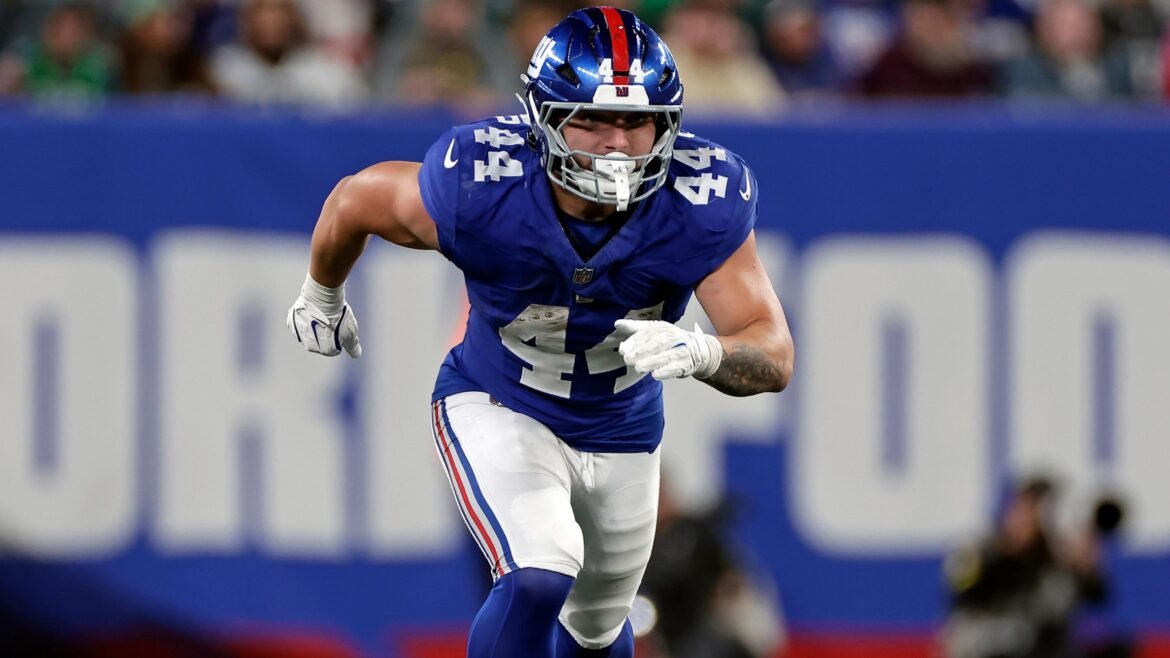 Cam Skattebo Sofre Lesão Grave no Tornozelo, Retirado de Macas no Jogo dos Giants contra os Eagles