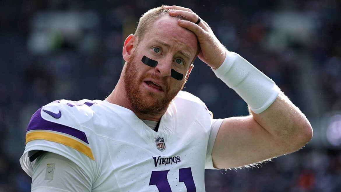 Carson Wentz dos Vikings enfrenta críticas por suas decisões.