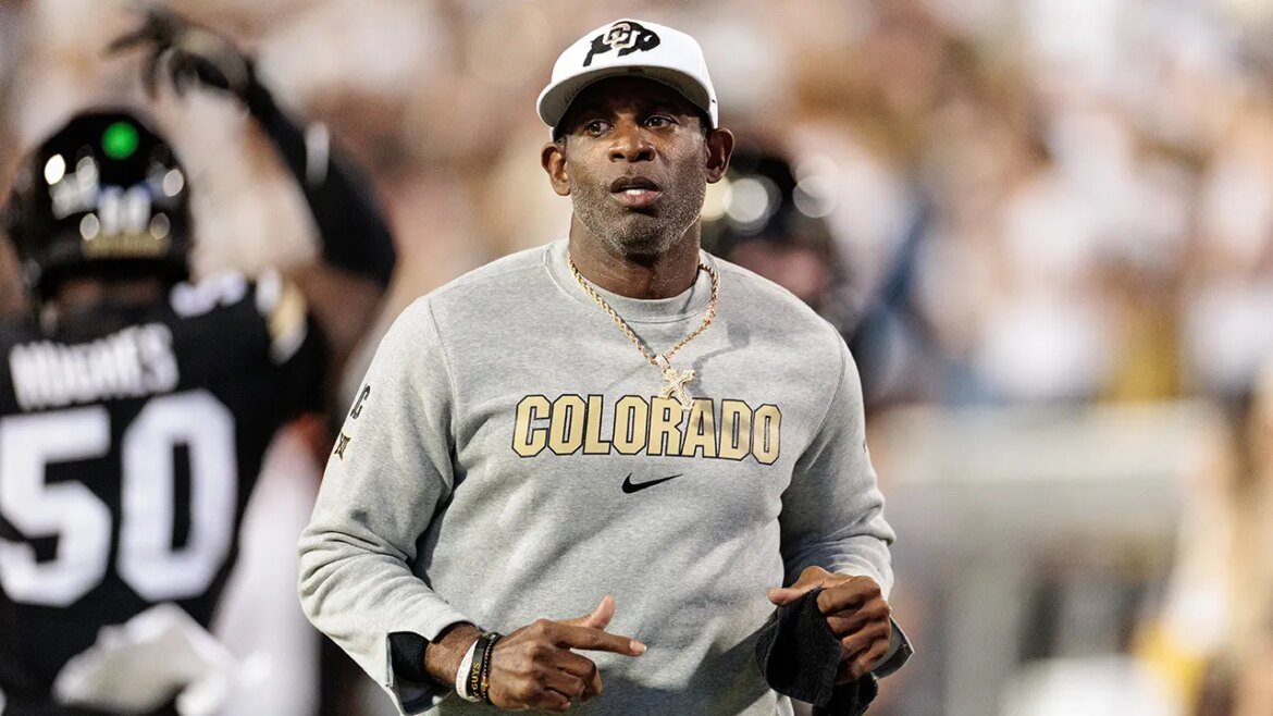 Deion Sanders se prepara para cirurgia de coágulo sanguíneo, mira retorno rápido ao comando técnico