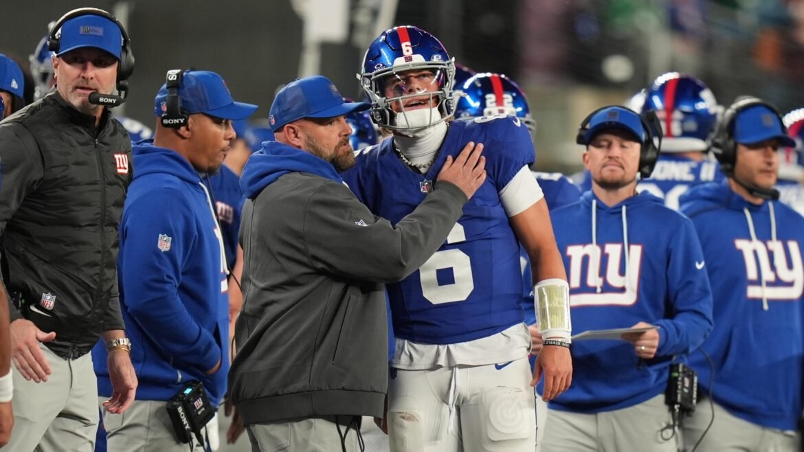 Giants Esperam Multa pelo Protocolo de Concussão de Jaxson Dart, Daboll para Evitar Suspensão