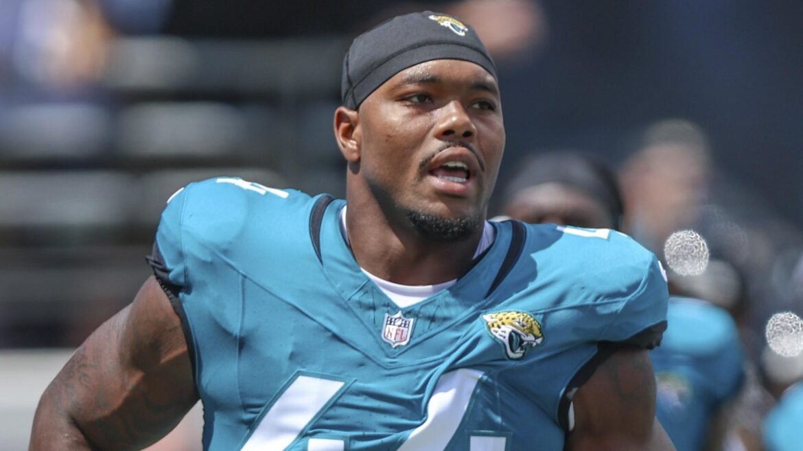 Jaguars' Travon Walker Faz Cirurgia em Lesão no Pulso, Pode Jogar contra os Chiefs no MNF