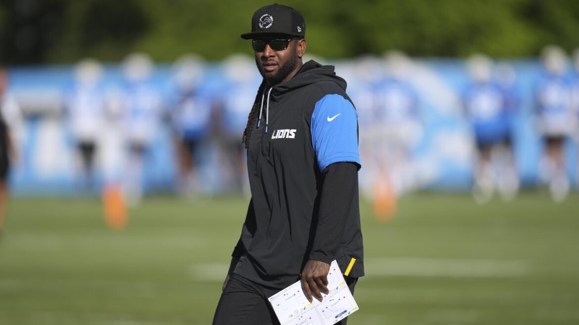 Kelvin Sheppard, do Lions, Fala sobre Rumores da LSU, Não Foi Contactado para Substituir Brian Kelly