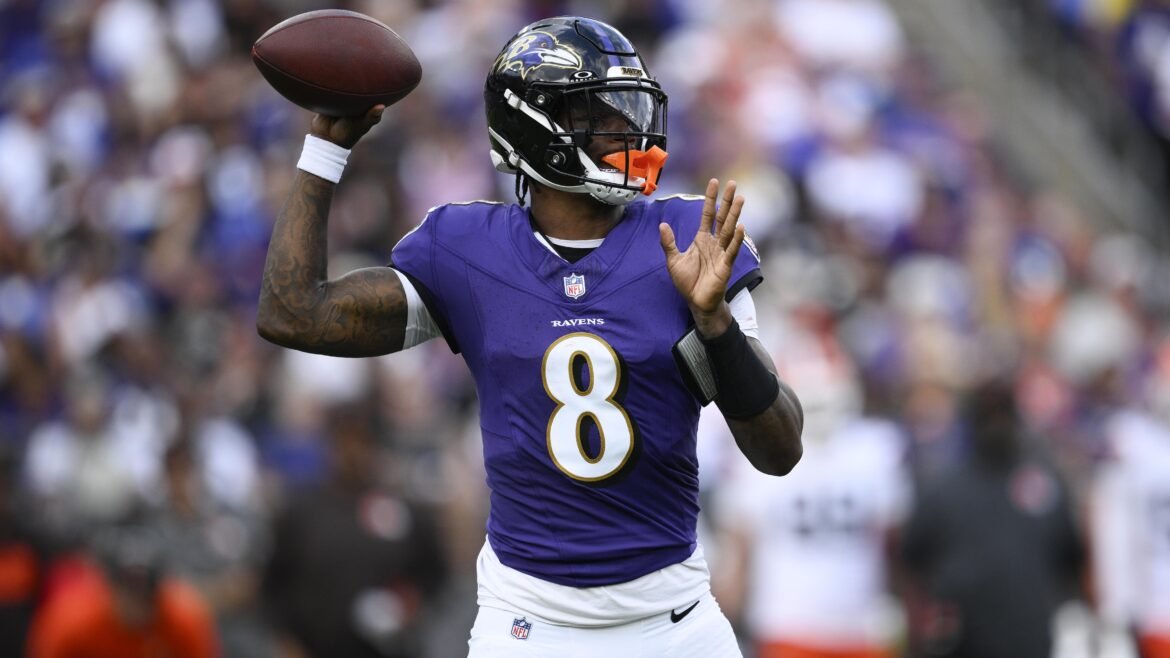 Lamar Jackson fora do jogo dos Ravens contra os Bears por lesão na panturrilha, Tyler Huntley será o titular.