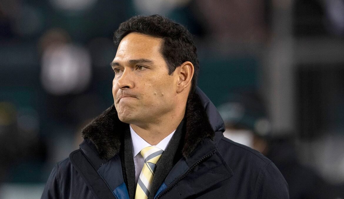 Mark Sanchez enfrenta múltipas acusações.