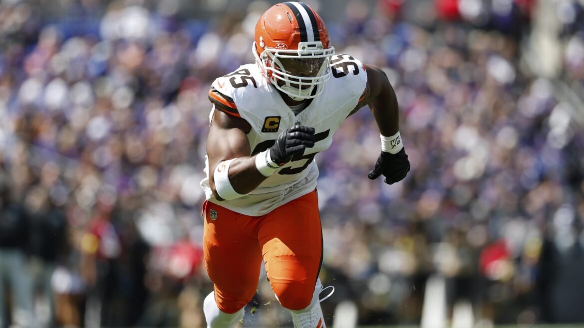 Myles Garrett Classifica Seus Fantasias de Halloween em Vídeo Amid Rumores de Trocas do Browns e NFL
