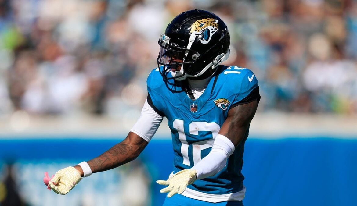 Notícias da NFL: Travis Hunter, dos Jaguars, se machuca no treino e vai para o IR.