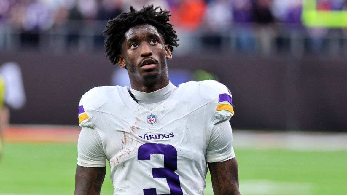 Por que Jordan Addison foi colocado no banco no 1º quarto da vitória dos Vikings contra os Browns revelado