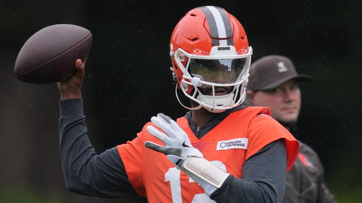 Por que Shedeur Sanders pode continuar inativo apesar da troca de Joe Flacco pelo Browns