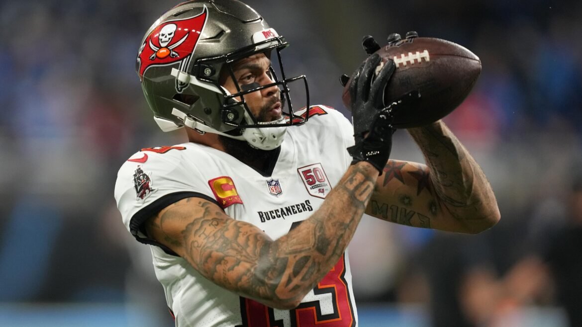 Qual é a lesão de Mike Evans? O que esperar do recebedor dos Bucs após ser retirado de campo?