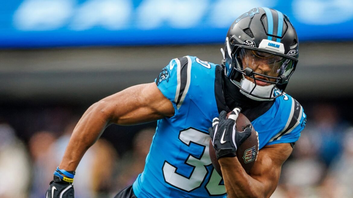 Relatório de Troca de Chuba Hubbard Não é Considerado pelos Panthers em Meio ao Forte Desempenho de Rico Dowdle
