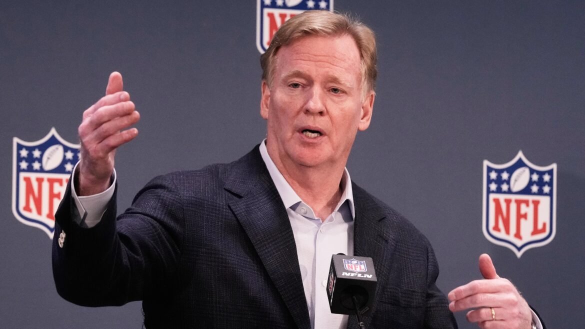 Roger Goodell Diz que Proibição do Tush Push Não Foi Discutida pela NFL Durante a Temporada de 2025