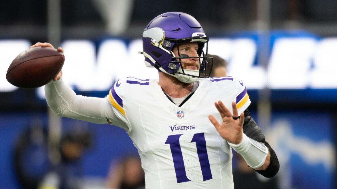 Schefter Prevê que os Vikings Trocarão por um 'QB Veterano' em Meio a Rumores Após Lesão de Wentz