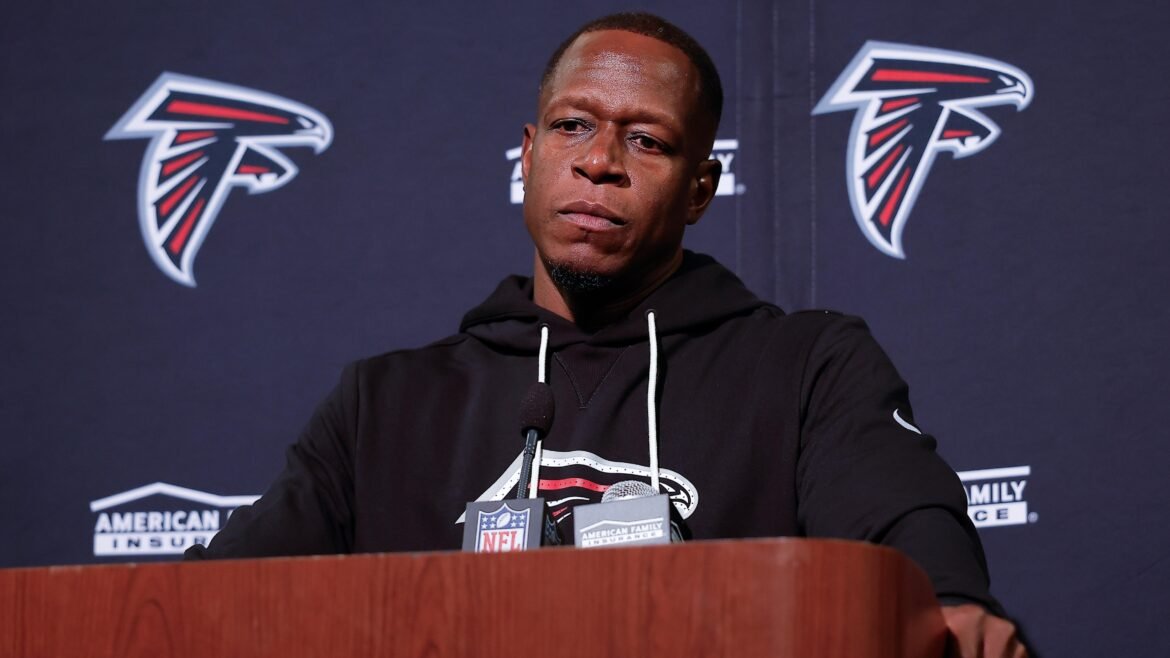 Técnico do Falcons, Morris, assume a culpa por erro 'embaraçoso' no TD decisivo de Christian McCaffrey