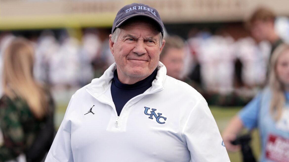 Belichick é desejado por torcedores do Giants como treinador após demissão de Daboll em meio a rumores de compra de contrato da UNC.