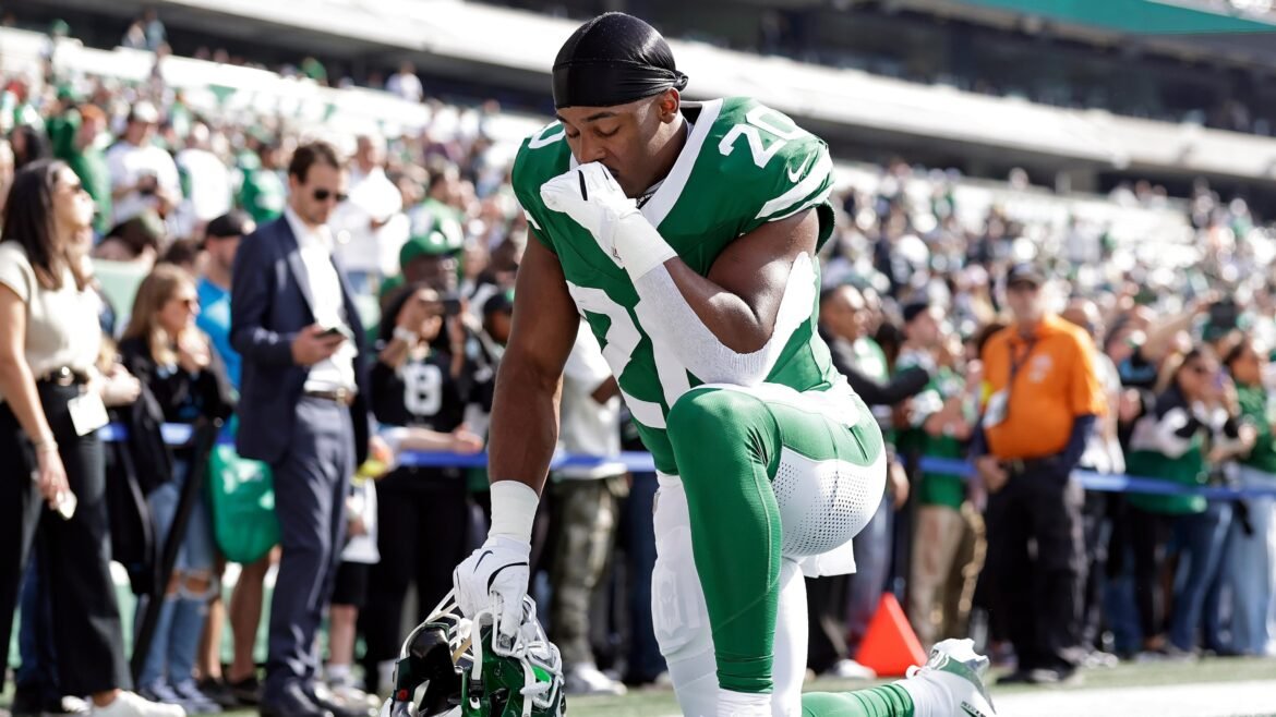 Breece Hall diz que nunca solicitou troca do Jets na data limite da NFL de 2025 amid rumores.