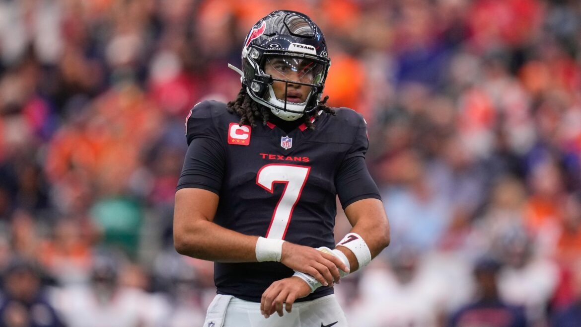 C.J. Stroud, dos Texans, fora contra os Jaguars com concussão após lesão na derrota para os Broncos.