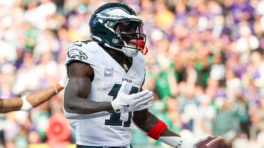 GM dos Eagles Fala sobre Não Trocar A.J. Brown: 'Você Simplesmente Não Desfaz de Jogadores Assim'