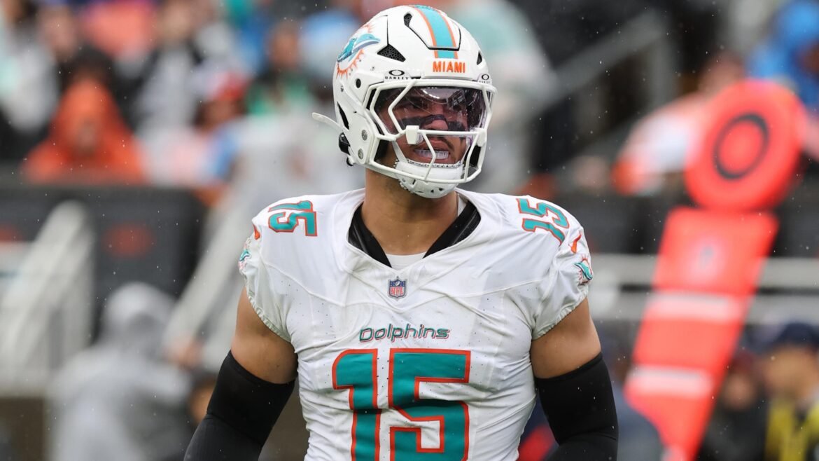 Jaelan Phillips Supostamente Associado aos Eagles, 49ers e Patriots na Data Limite de Trocas da NFL