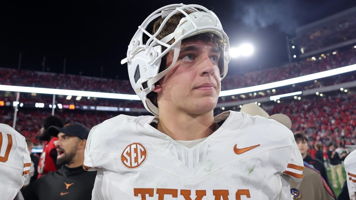 Arch Manning retornará ao Texas para a temporada júnior, renunciando ao Draft da NFL de 2026.