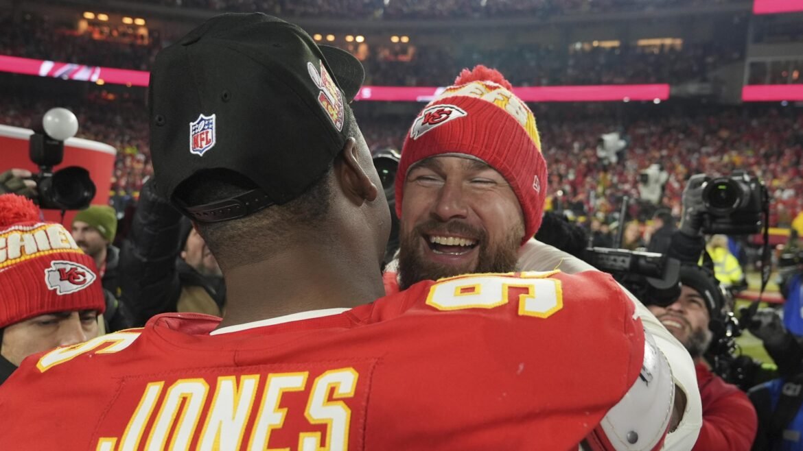 Chris Jones dos Chiefs Envia Mensagem a Travis Kelce em Meio a Rumores de Aposentadoria na NFL