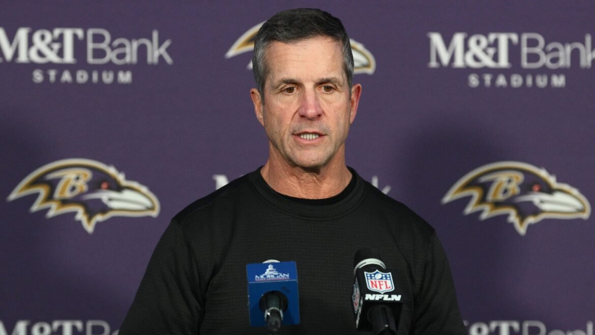 Como os Executivos dos Ravens Veem John Harbaugh em Meio a Rumores de Cadeira Quente Revelados