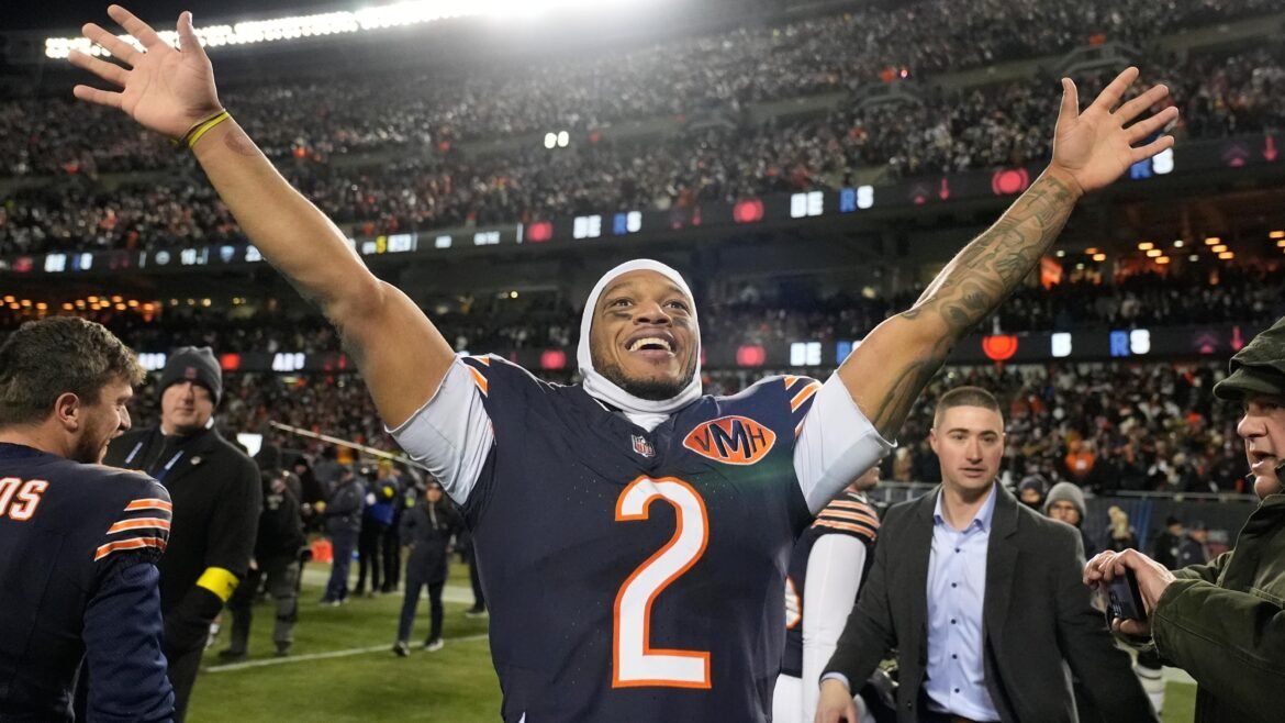 DJ Moore diz 'Que se danem os Packers sempre' após pegar o touchdown da vitória dos Bears na prorrogação.