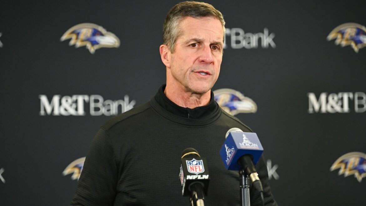 John Harbaugh 'Certamente' Está Entre os Alvos para o Cargo de HC dos Falcons, Diz Arthur Blank Após a Demissão de Morris