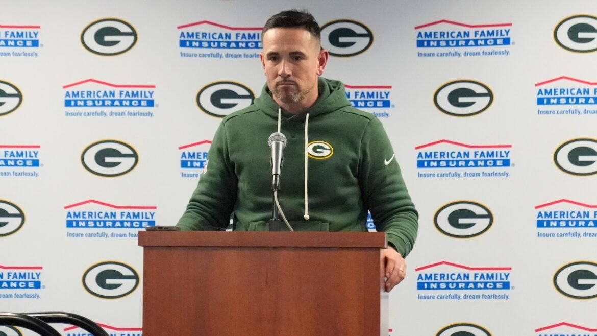 Matt LaFleur Rejeita Pergunta sobre o Futuro dos Packers, Jordan Love Defende o Técnico após Pedidos de Demissão por Parte dos Fãs