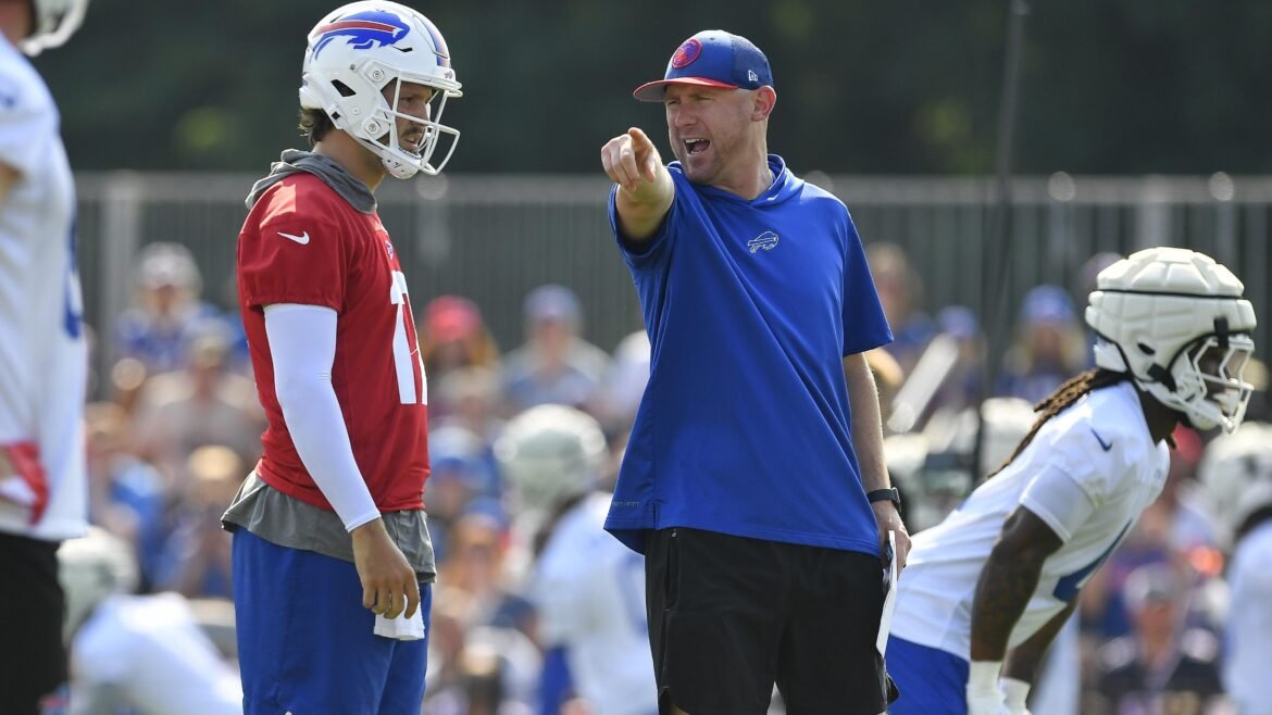 Por que os Buffalo Bills estão promovendo Joe Brady a treinador principal?