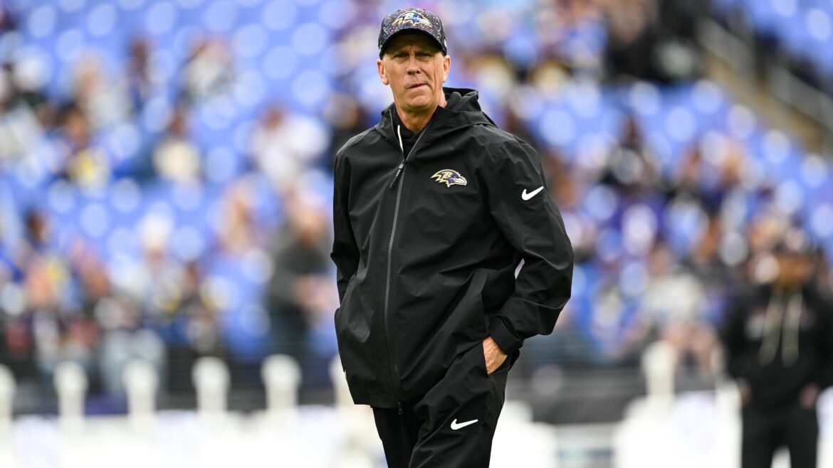 Raiders e Cardinals: Principais Candidatos a Técnico Após Todd Monken Supostamente Fechar Contrato com o Browns como Técnico Principal