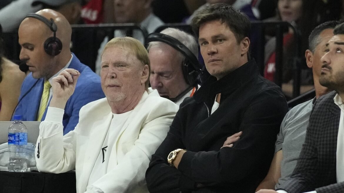 Rumores sobre a influência de Tom Brady no front office dos Raiders antes de uma temporada crucial da NFL