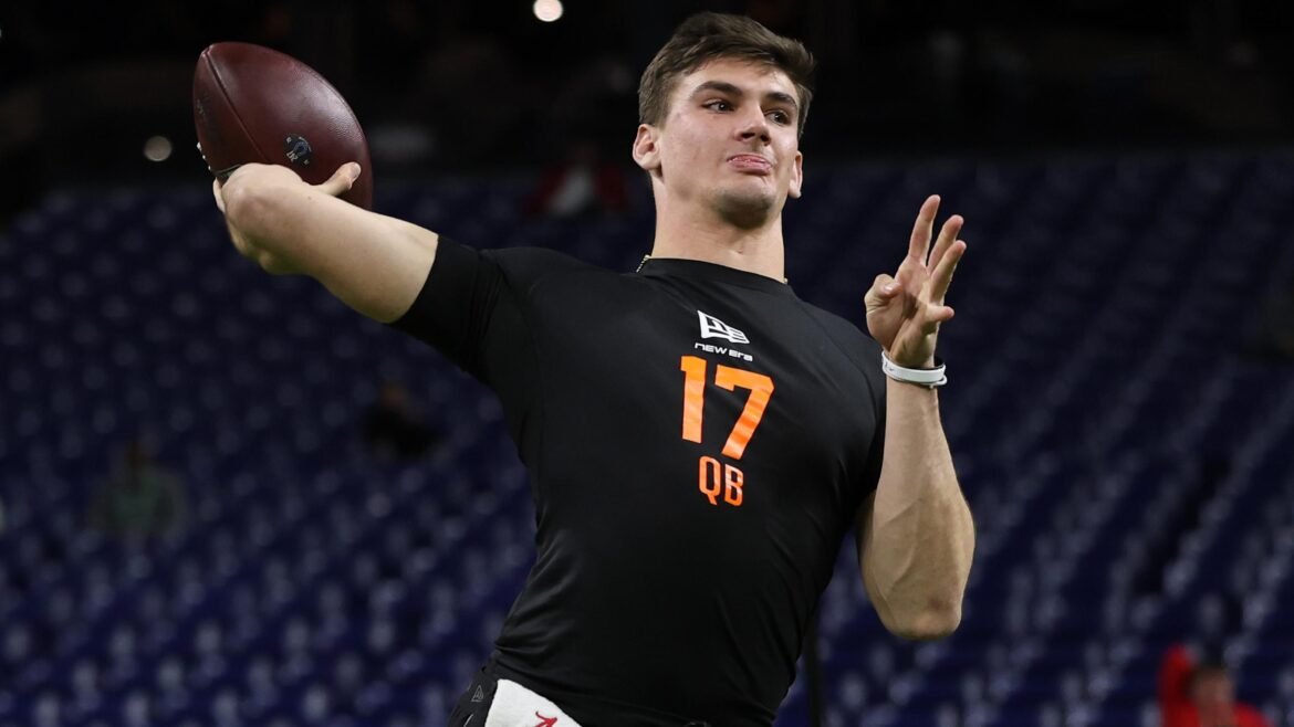 Adam Schefter 'Confiante' de que Ty Simpson, do Alabama, Será Escolha de 1ª Rodada no Draft da NFL de 2026