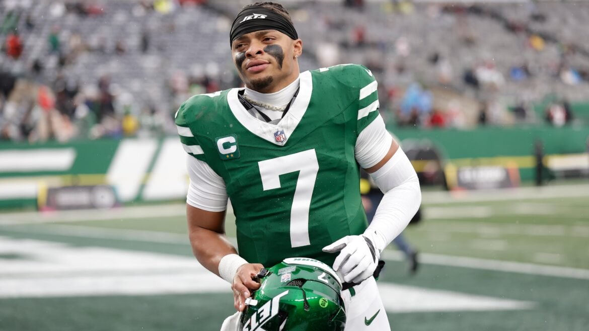 Justin Fields supostamente escolheu os Chiefs para troca com os Jets, em meio ao interesse de outras equipes da NFL.