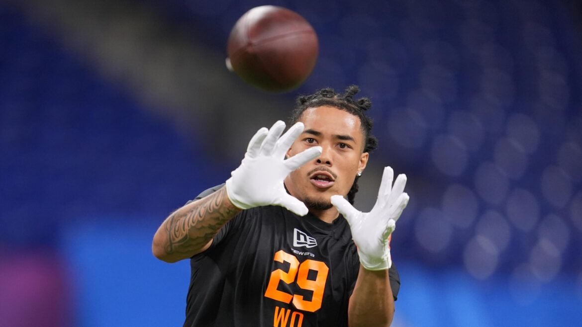 Makai Lemon elogiado pelo GM dos Rams no Pro Day da USC, Snead revela o que gosta sobre o prospecto do Draft da NFL.