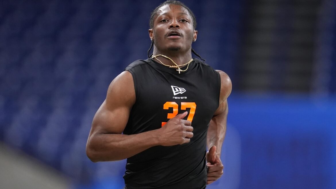 Melhores Destinos para Carnell Tate, Principais Novatos WRs da NFL que Contribuirão em 2026