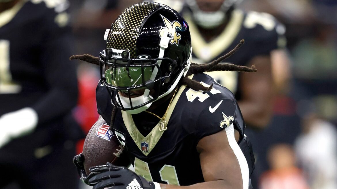 Novos Rumores de Troca de Alvin Kamara Revelados Após Contrato Reportado de Travis Etienne com os Saints