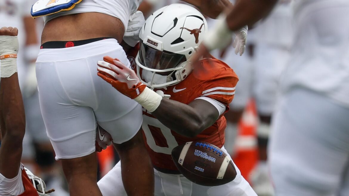 Principais Alvos para Times Sem Seleção de Primeira Rodada no Último Mock Draft da NFL de 2026